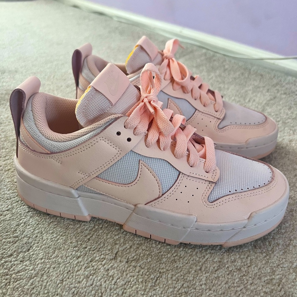 Pink Nike Skeakers